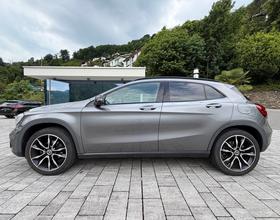 MERCEDES-BENZ GLA 200