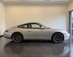 PORSCHE 911 Carrera 4