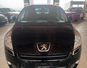 PEUGEOT 5008 1.6i Turbo