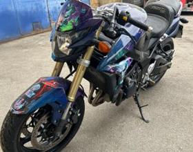Suzuki GSR 750