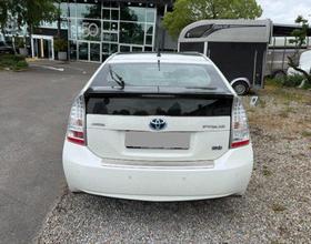 Toyota Prius 1.8 VVTi HSD Luna