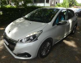 PEUGEOT 208 1.2 PureTech Allure PEUGEOT 208 1.2 PureTech Allure