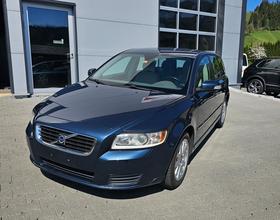 VOLVO V50 D5