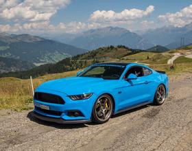 FORD Mustang GT