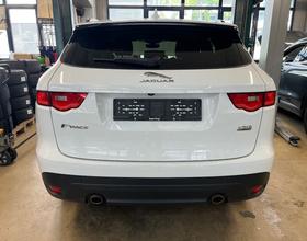 Jaguar F Pace