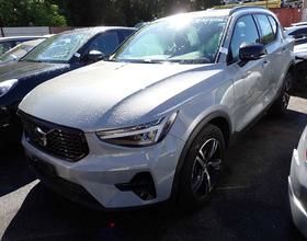 VOLVO XC40 B3 MHD PLUS DARK