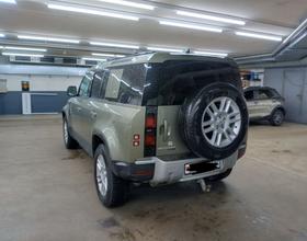 Land Rover Defender 110