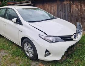 TOYOTA Auris 1.8 16V HSD Linea Luna