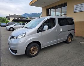 NISSAN NV200