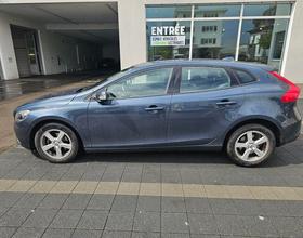 VOLVO V40 D2