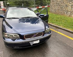 VOLVO V70 2.4