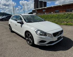VOLVO V60 T5